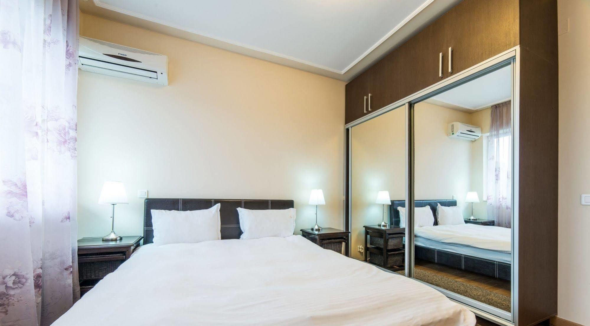 Red Hotel Accommodation Cluj-Napoca Eksteriør bilde